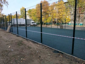 Забор на спортивную площадку 40 метров фото в Шаховской
