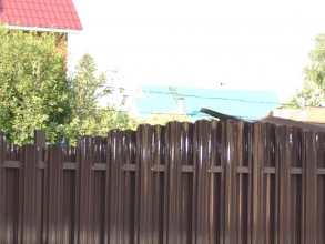 Забор из евроштакетника на ленточном фундаменте 10 метров фото в Шаховской