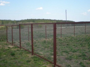 Забор из сетки рабицы в натяг секционный 12 метров фото в Шаховской